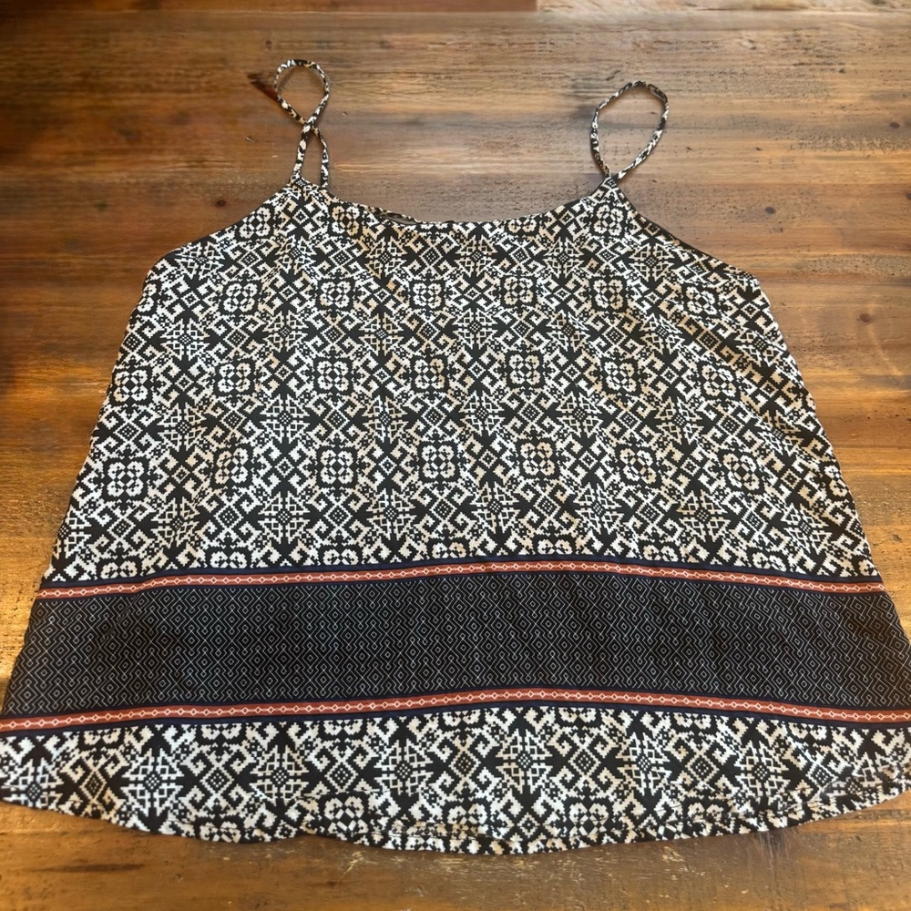 Black and White Patterned Women's Top